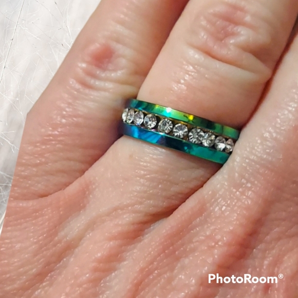 Iridescent rainbow ring - Picture 3 of 3